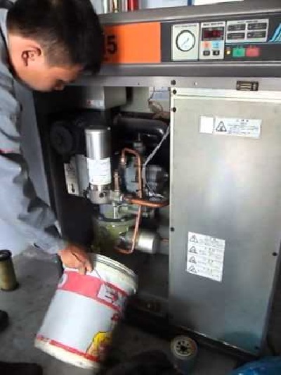 Cách thay dầu máy nén khí trục vít